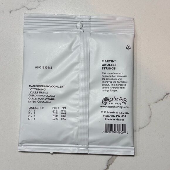 Martin & Co. | M600 Clear Fluorocarbon Ukulele Strings 0.0191/0.220 Gauge - Picture 2 of 6